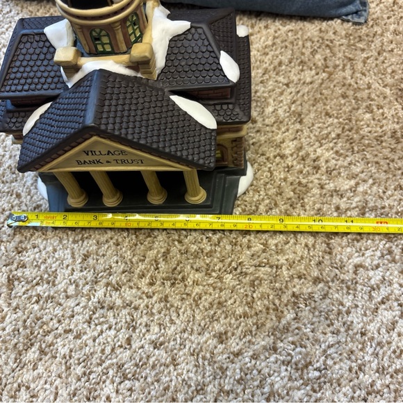 Dickens 1997 Village Bank & Trust light up Christmas village piece - Picture 7 of 8